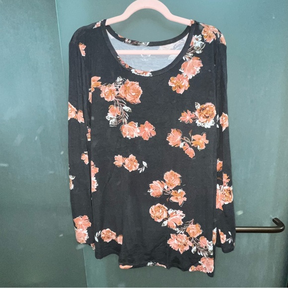 Maurices plus size 2X tee - Picture 1 of 5